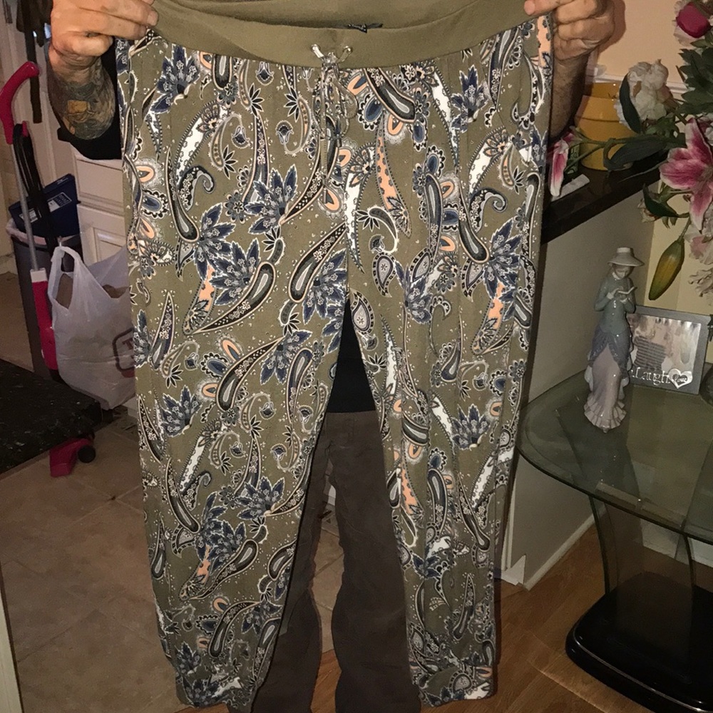 Patterned joggers
